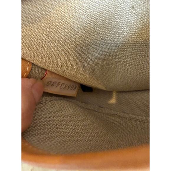 Vintage Dooney & Bourke Canvas Leather Trim Logo Flap Wristlet - Picture 10 of 10